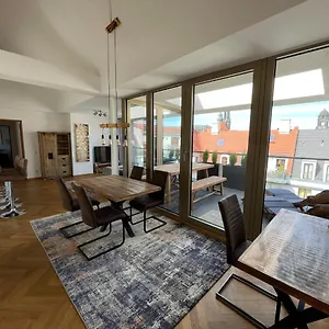 Modernes An Der Frauenkirche Ii Apartment