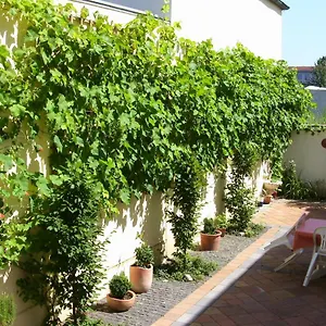 Schöne 2 Zimmer-wohnung, Nähe Messe, Balkon Apartment